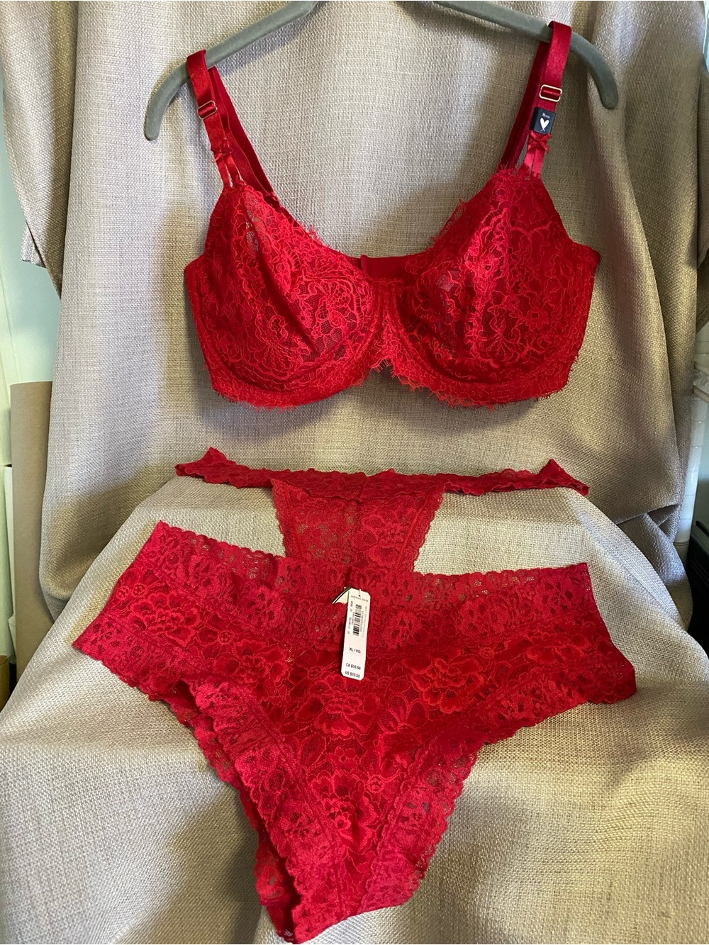 Victoria's Secret Red Lace Underwire Bra & Lace Panty Set NWT